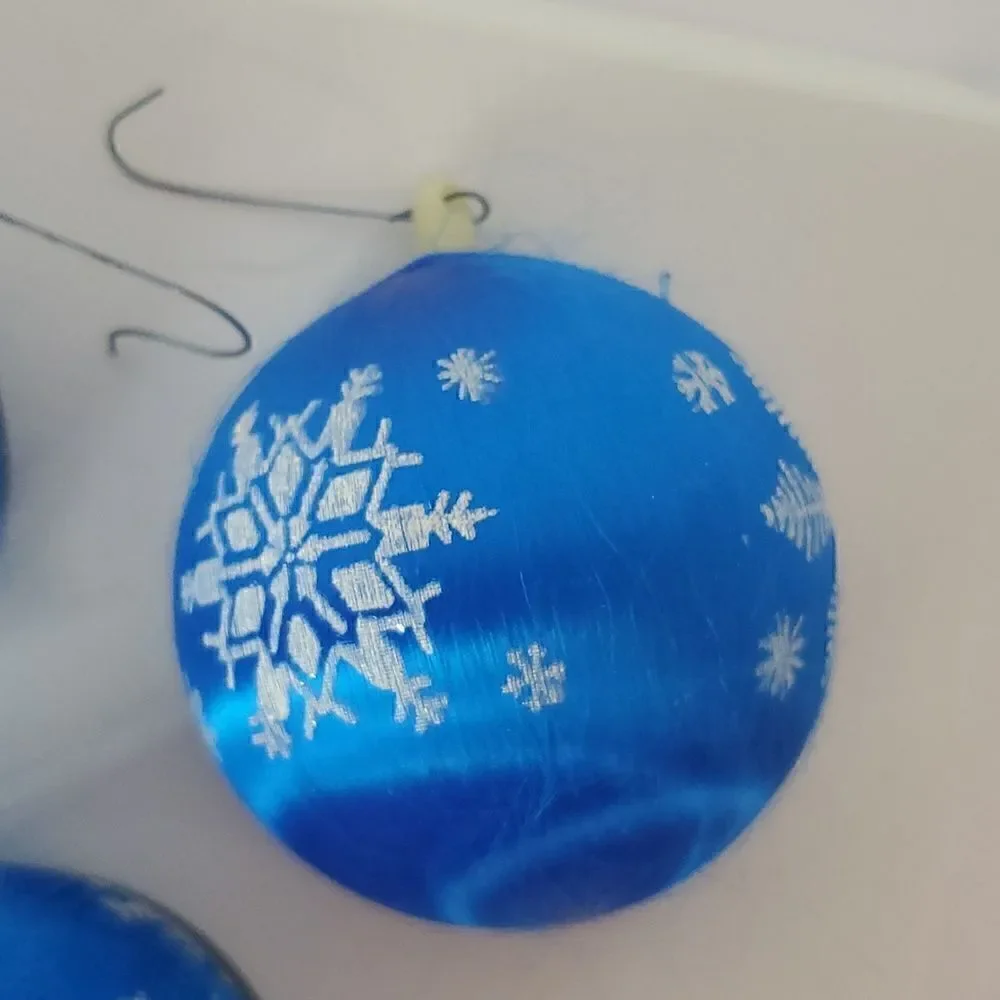 Essex Franke Vintage Silk Unbreakable Ornaments Blue White Snowflakes Set of 5